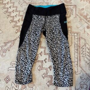 Lululemon Athletica capri leggings